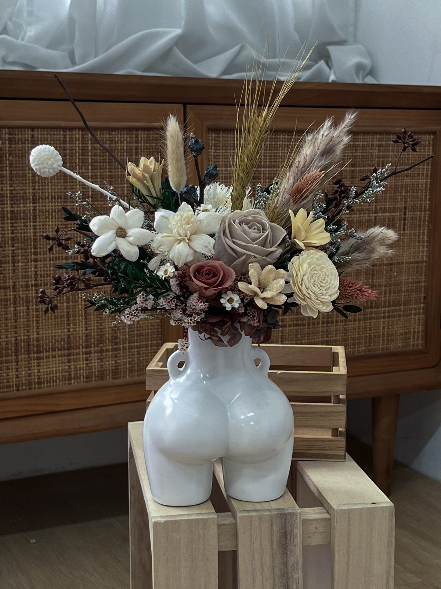Whitey Butt Vase + Giftbox