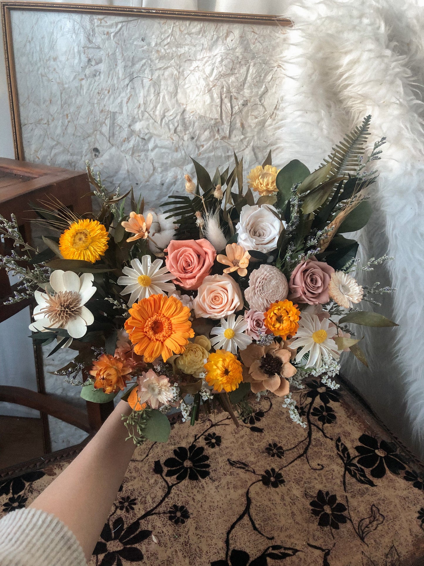 Horizontal Freestyle Bridal Bouquet (Preserved Flowers) The perfect option for couples who want to create a keepsake that will forever remind them of their magical day.