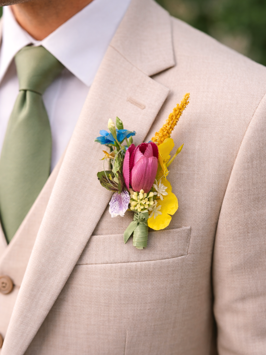Secret Garden - Boutonnieres (Faux Rental)