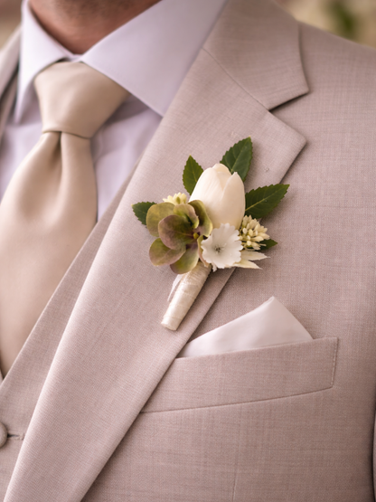 White Serenity - Boutonnieres (Faux Rental)