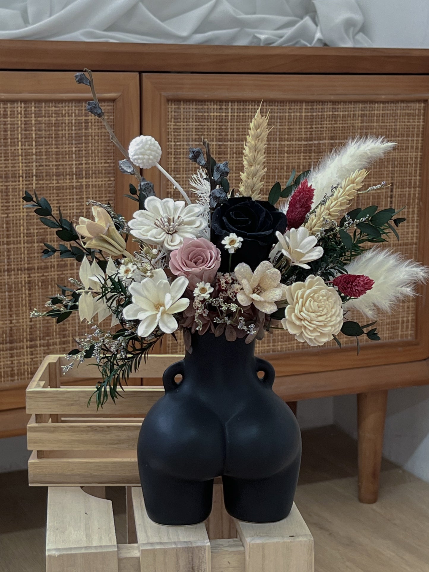 Blacky Butt Vase + Giftbox