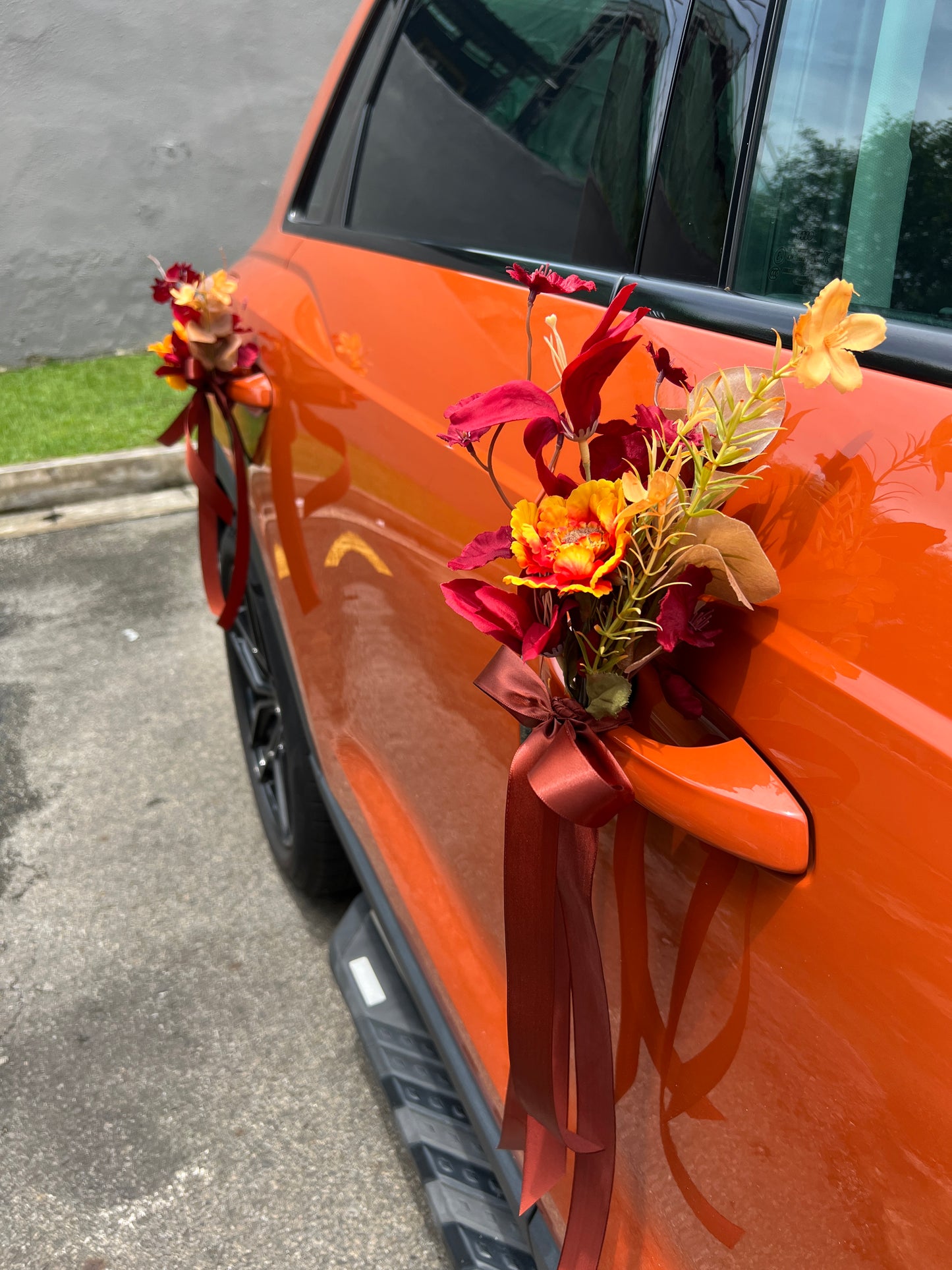 (Rental) Autumn Faux Flower Car Decor