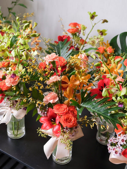 Floral Bar (Vase / Bouquet)